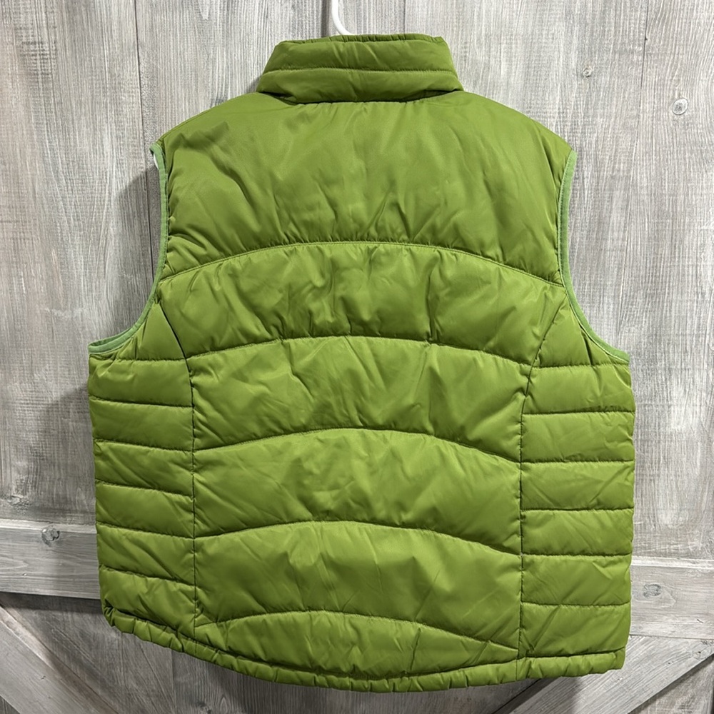 L L Bean women’s L down reversible green gray puffer vest. J1 - Picture 2 of 7